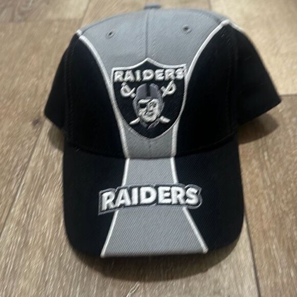 Twins Enterprise Mens Gray Black‎ Los Angeles Raiders NFL Strapback Baseball Hat - Picture 1 of 8